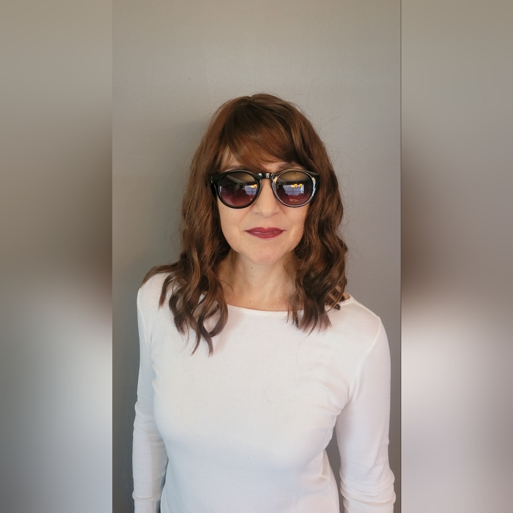 NEW! Chestnut wavy wig with bangs.